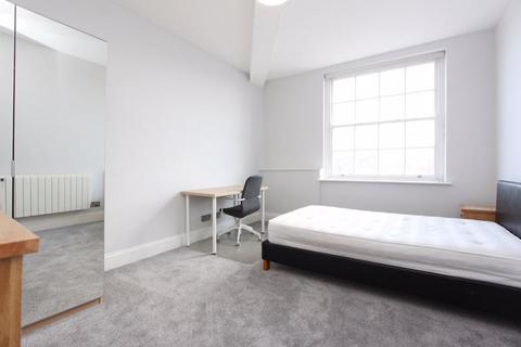 3 bedroom apartment to rent, Student Property 25/26 - Magdalen Street, Exeter