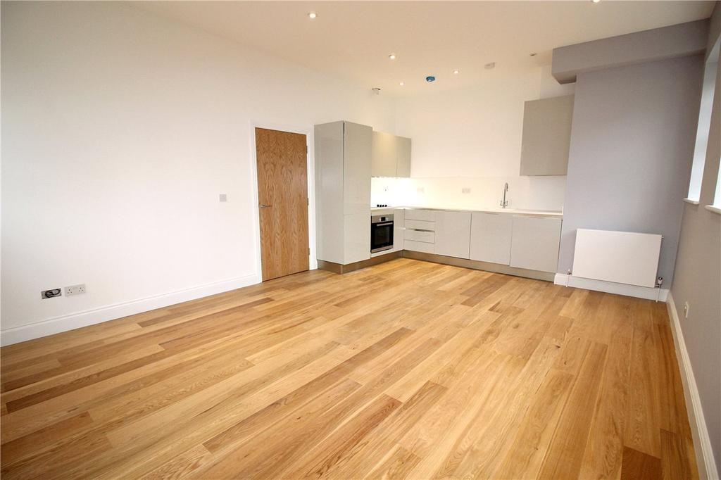 Goldring Court, Goldring Way... 2 bed apartment - £1,200 pcm (£277 pw)