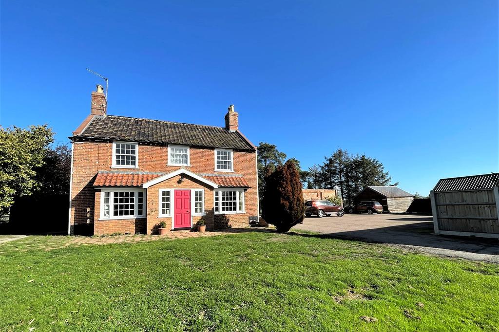 Beautiful Farmhouse in huge Gardens