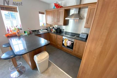 4 bedroom terraced house to rent, Cottage Road, Leeds, Headingley, LS6 4DD. En-Suites.