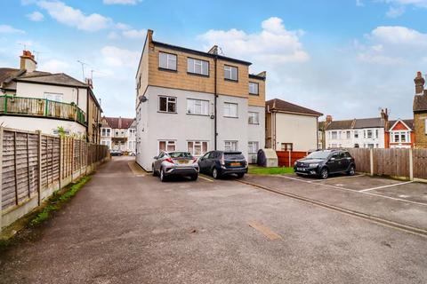 10k Lancaster Gardens, Southend-on-sea, SS1 2NT