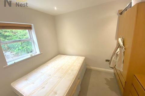 2 bedroom flat to rent, Cottage Road, Leeds