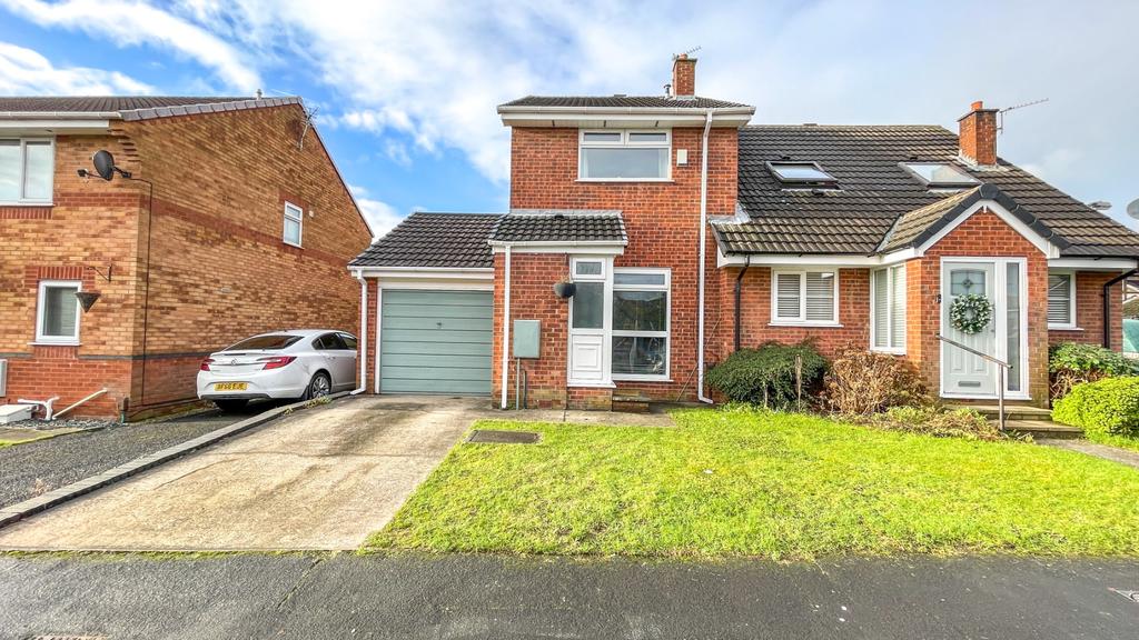 Turnstone Avenue, NewtonLeWillows, Merseyside, WA12 9SD 2 bed semi