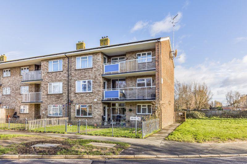 Victoria Road, Emsworth 2 bed apartment £197,000