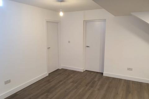3 bedroom flat to rent, New Bedford Road, Luton LU3