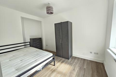 3 bedroom flat to rent, New Bedford Road, Luton LU3