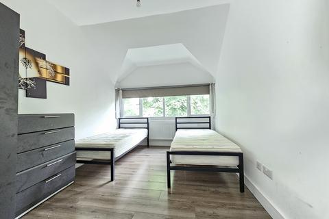 undefined, New Bedford Road, Luton LU3