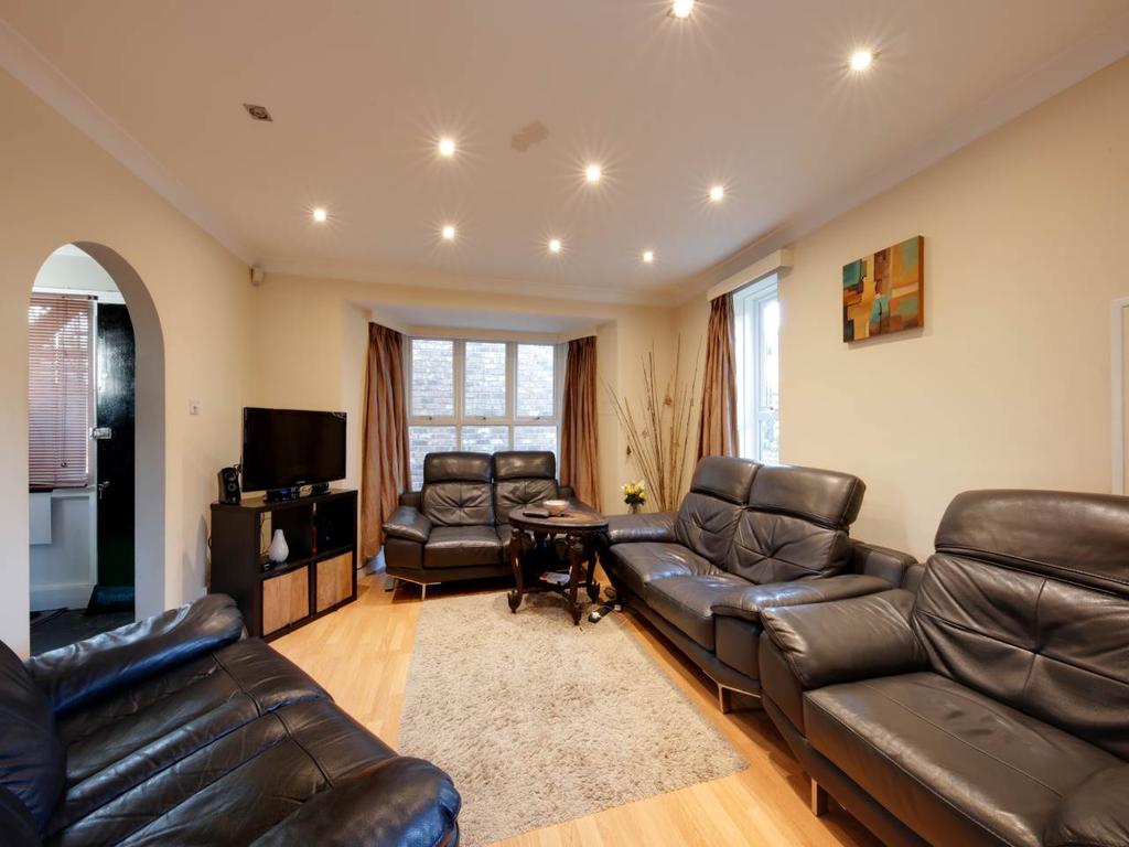 Farnan Avenue, Walthamstow, 3 bed house £575,000