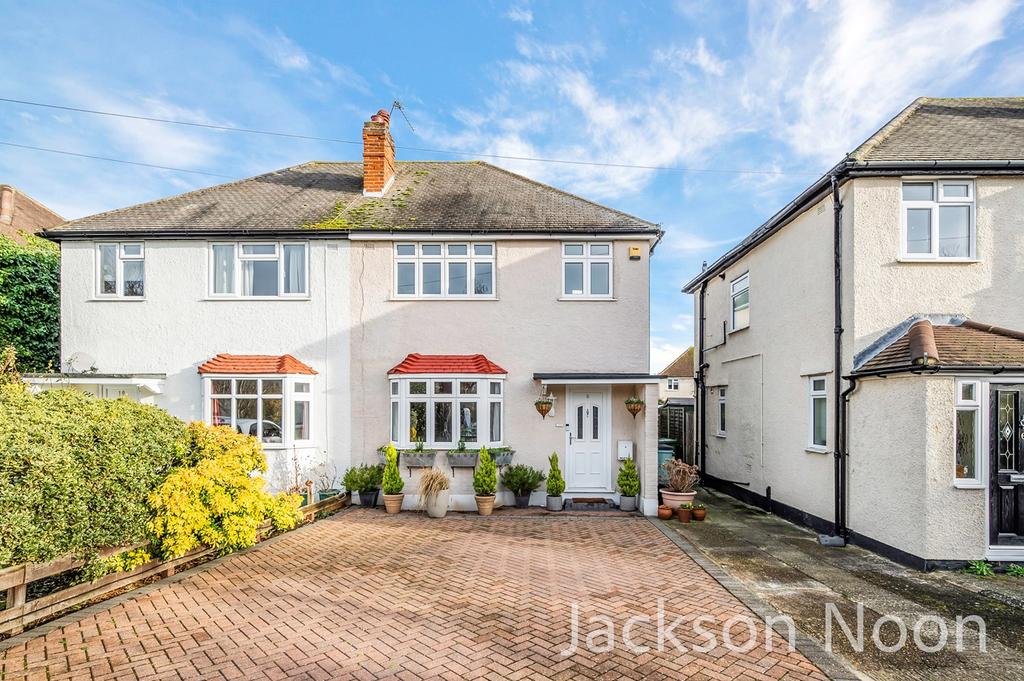Oakhurst Road, West Ewell, KT19 3 bed semidetached house £530,000