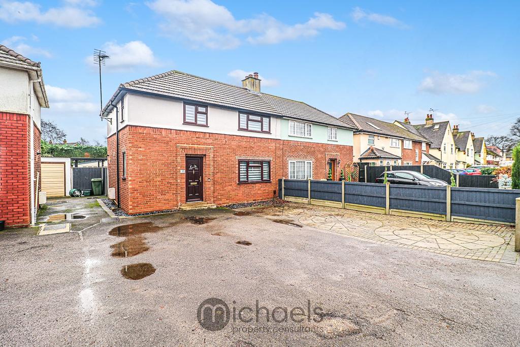 Dugard Avenue, Colchester, CO3 2 bed semidetached house £325,000