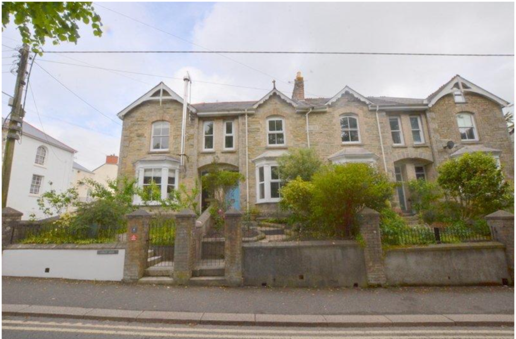 Kenwyn Terrace, Truro 3 bed terraced house £1,500 pcm (£346 pw)