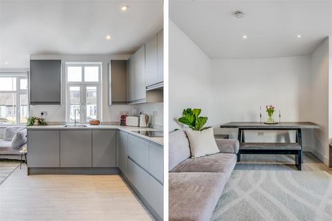 2 bedroom flat for sale - Durnsford Road, London