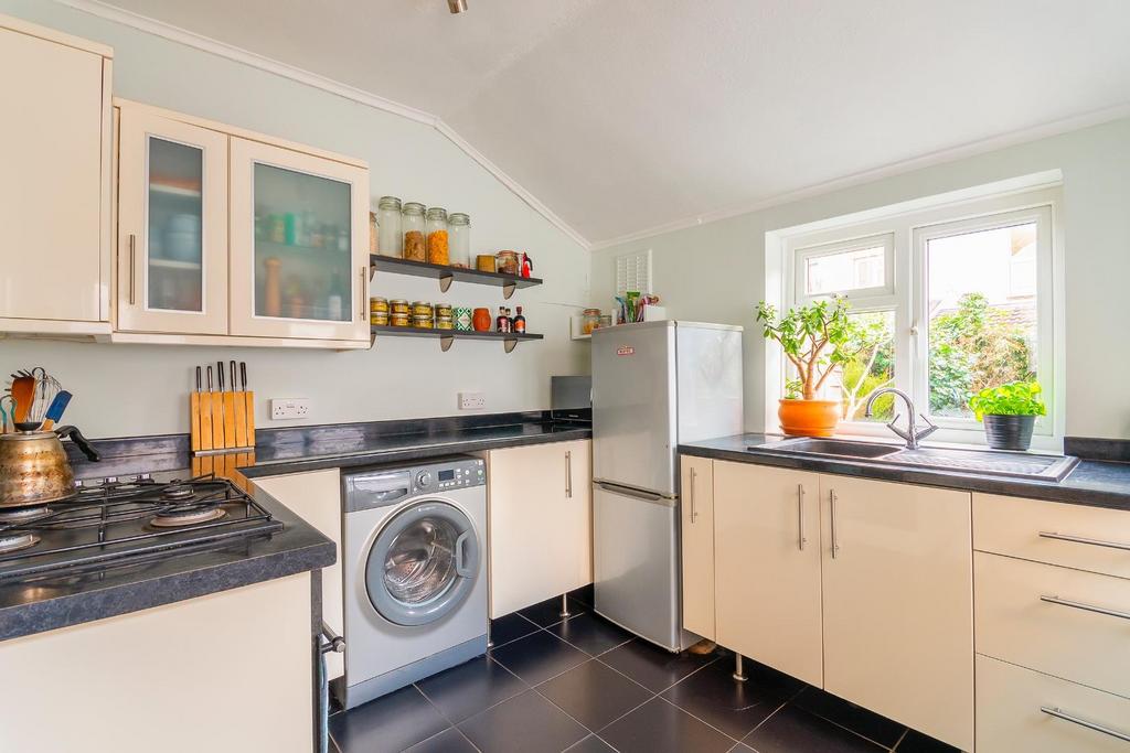 TEERTSYBUR95 - Kitchen C.jpg