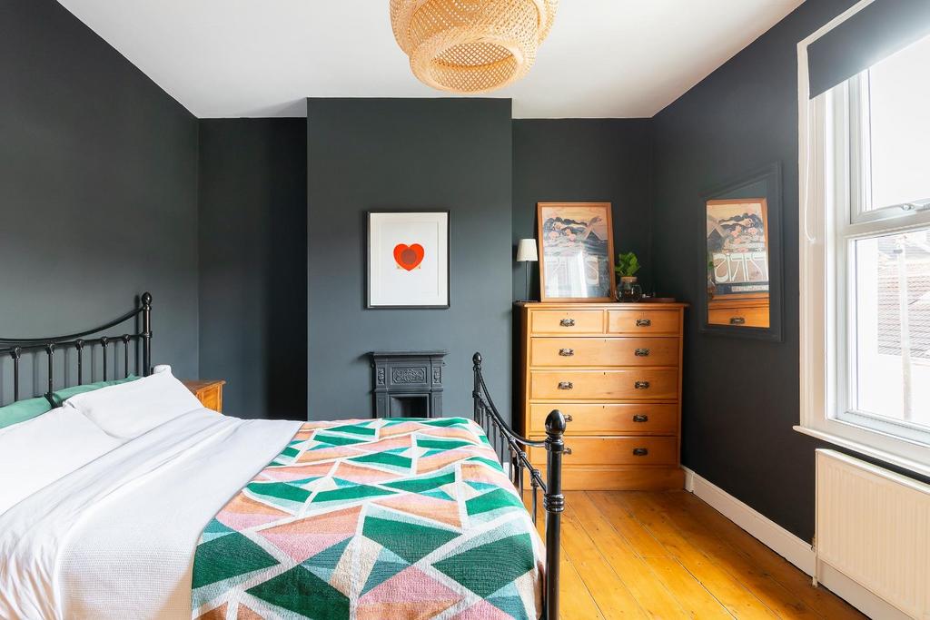 TEERTSYBUR95 - Bedroom D.jpg