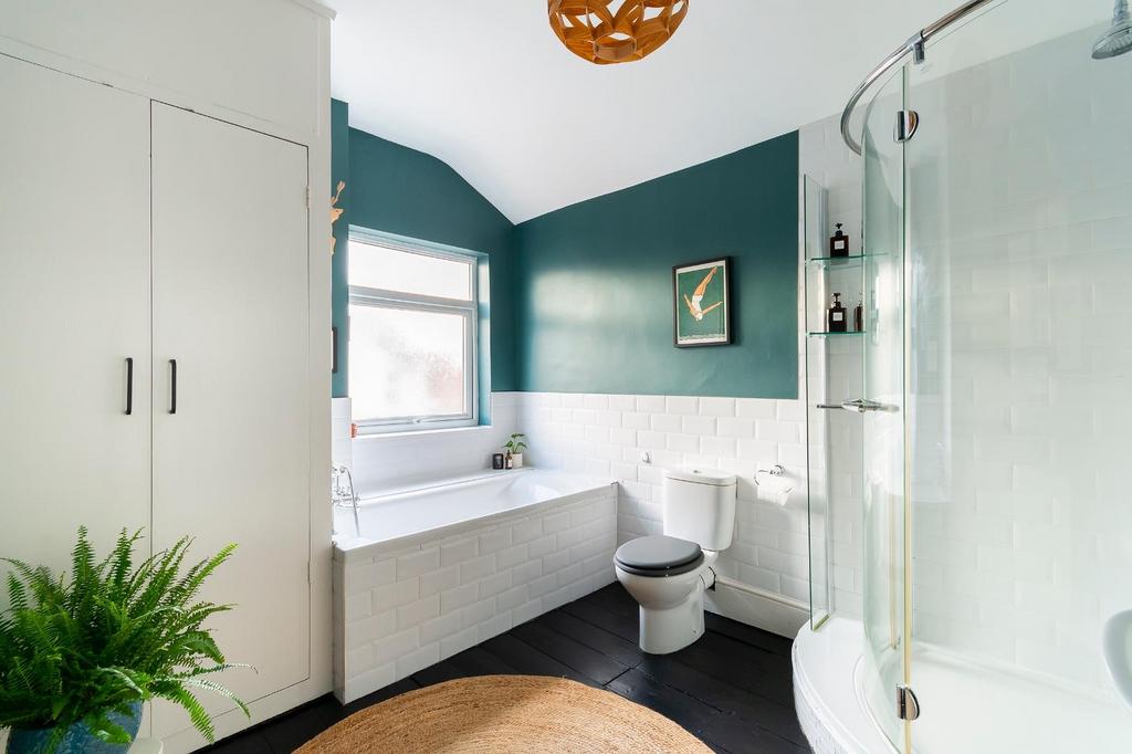 TEERTSYBUR95 - Bathroom C.jpg
