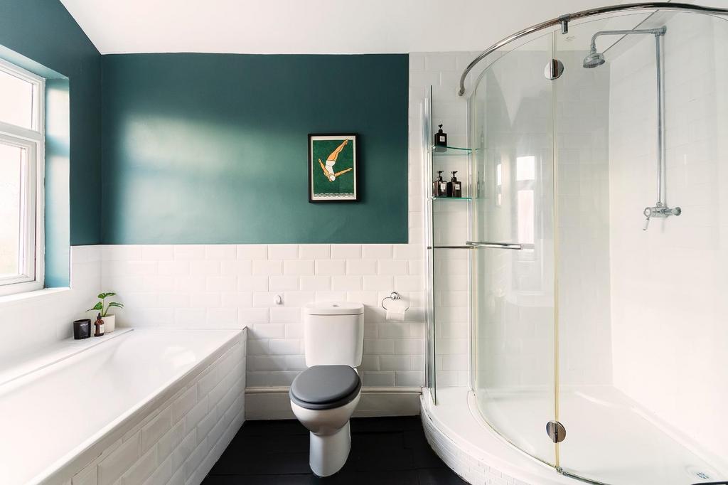 TEERTSYBUR95 - Bathroom B.jpg