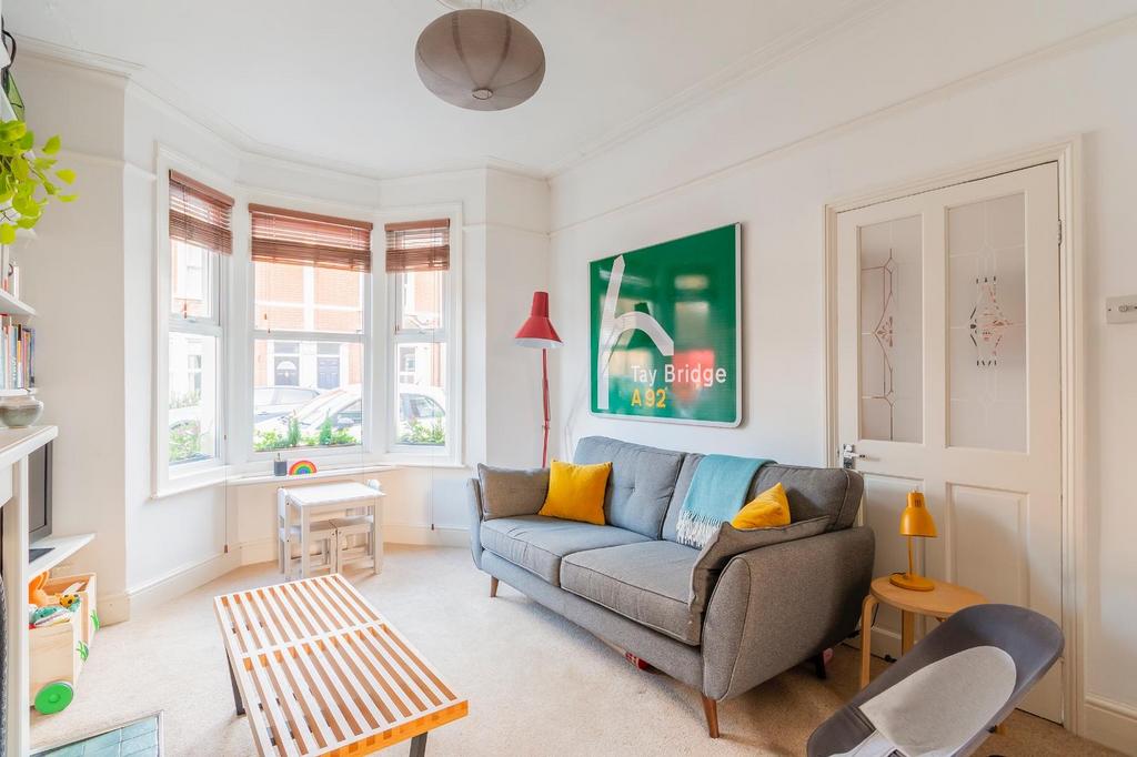 TEERTSYBUR95 - Living Room C.jpg