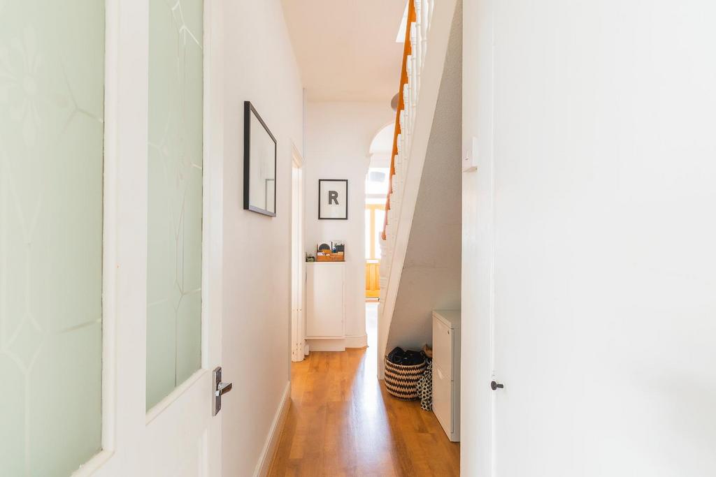 TEERTSYBUR95 - Hallway D.jpg