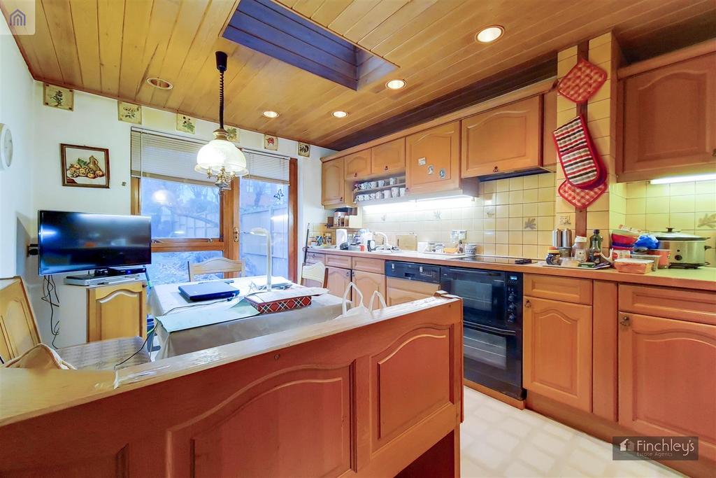 7 Kitchen-1.jpg