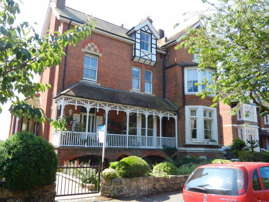Pevensey Road, St Leonards 2 bed flat £995 pcm (£230 pw)