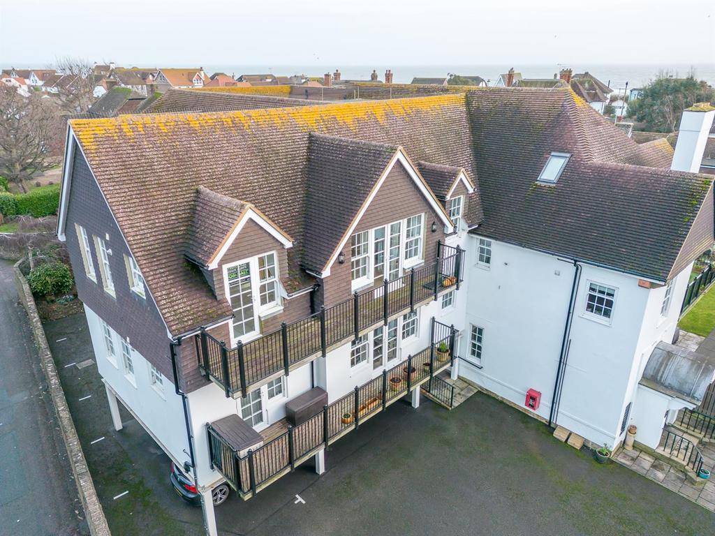Aldwick Avenue, Aldwick 2 bed apartment for sale £315,000