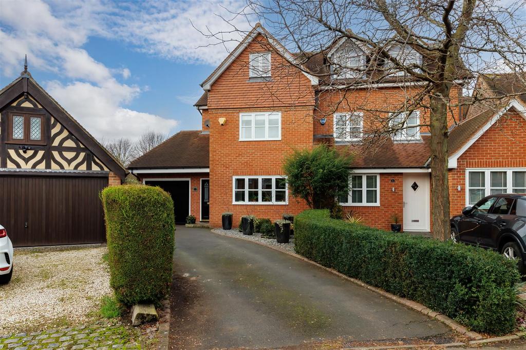 Brooke Close, Bridge End, Warwick 4 bed semidetached house £700,000