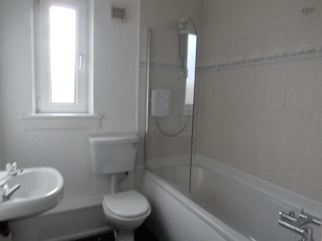 Muirhouse Avenue, Wishaw 2 bed flat £525 pcm (£121 pw)