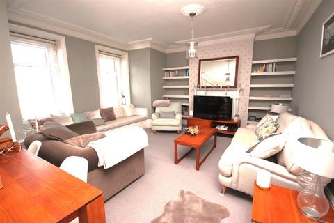 2 bedroom flat for sale, Esplanade, Seaford