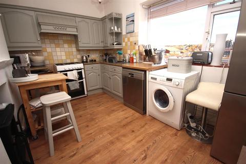 2 bedroom flat for sale, Esplanade, Seaford