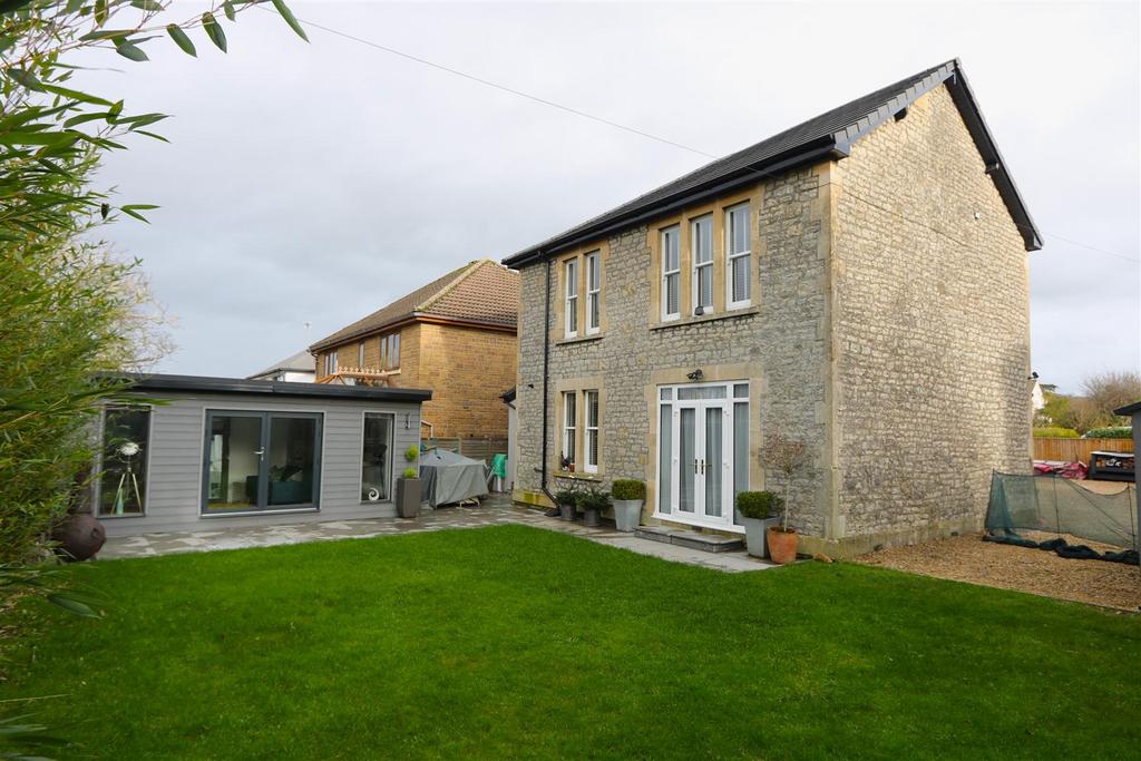 Manor Road, Saltford, Bristol 3 bed detached house £725,000