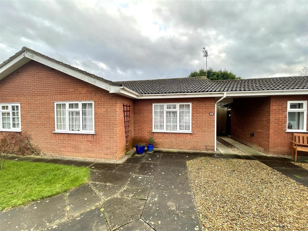Meadowgate Lane, Spalding 1 bed terraced bungalow £145,000