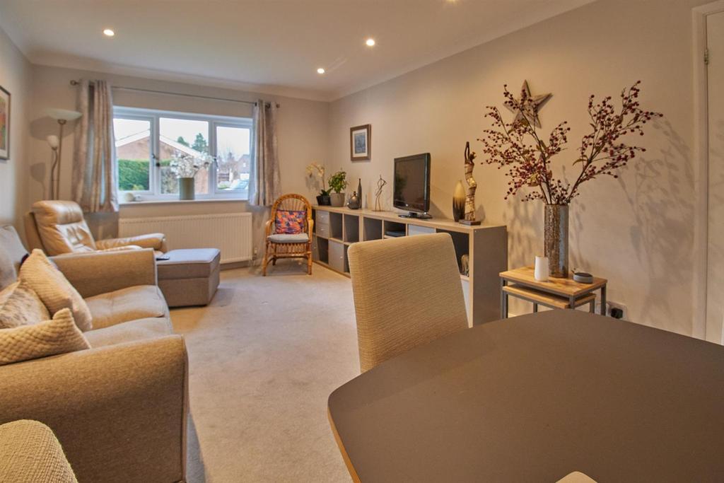 Kerry Close, Barwell 2 bed semidetached bungalow £230,000