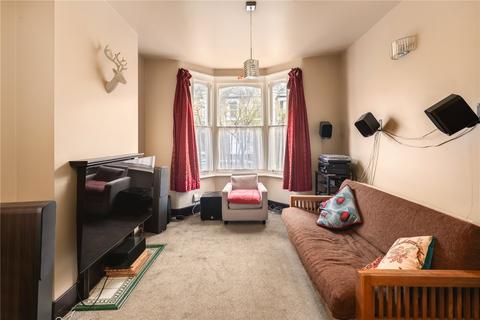 137 Roding Road, London, E5 0DR