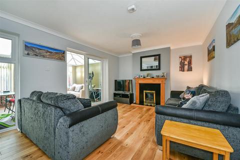 34 Beresford Close, Andover, SP10 2HN
