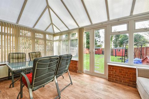 34 Beresford Close, Andover, SP10 2HN