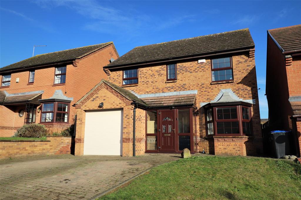 Downsway, East Hunsbury, Northampton 4 bed detached house for sale £
