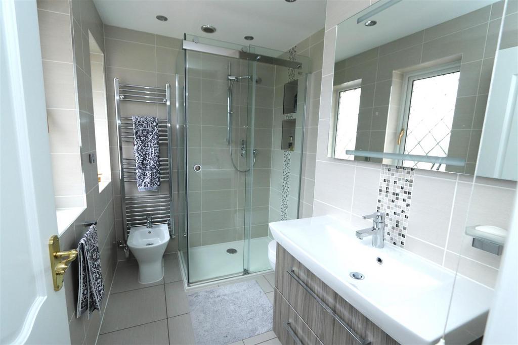 En Suite Shower Room