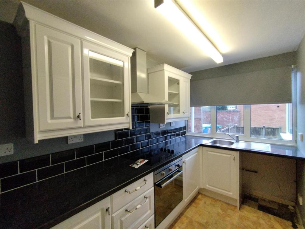 Anson Road, Walsall 2 bed house £850 pcm (£196 pw)