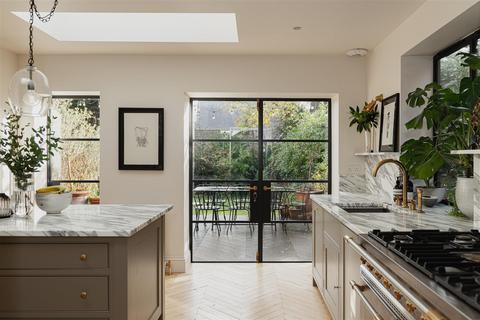 1 Park Lane, Reigate, RH2 8JU