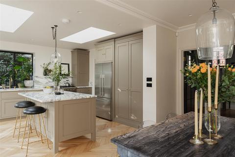 1 Park Lane, Reigate, RH2 8JU