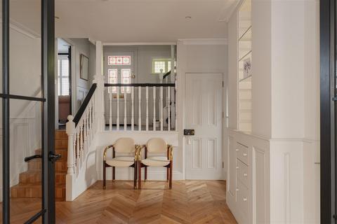1 Park Lane, Reigate, RH2 8JU