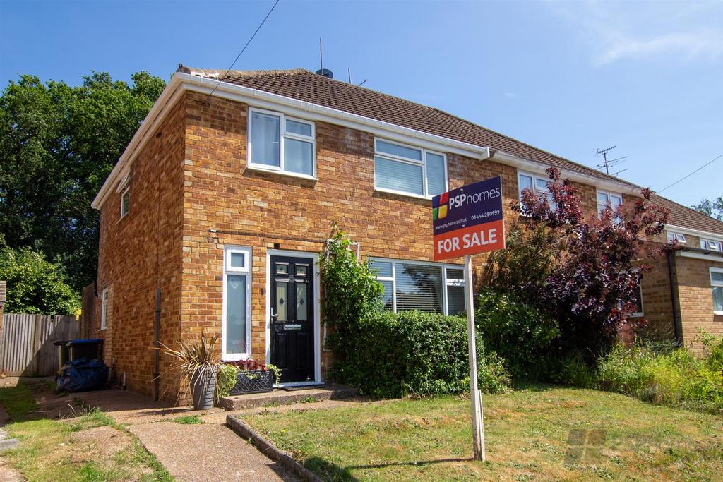 Chanctonbury Road, Burgess Hill 3 bed semidetached house for sale £