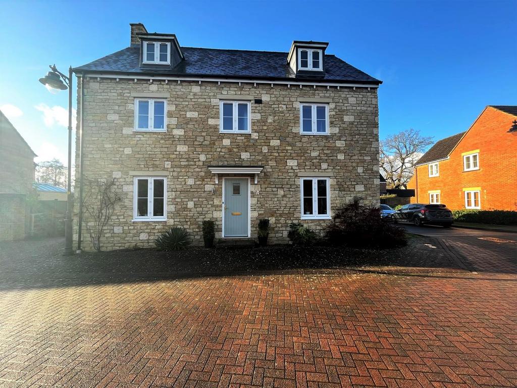 Bridge Mead, Ebley, Stroud 5 bed detached house £585,000