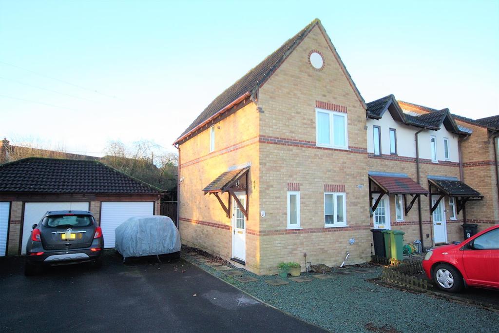 Aintree Close, Horton Heath, Eastleigh 2 bed end of terrace house £275,000