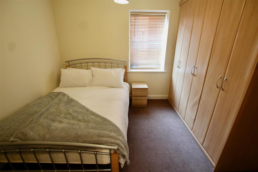 Weekday Cross, Nottingham 2 bed apartment £975 pcm (£225 pw)