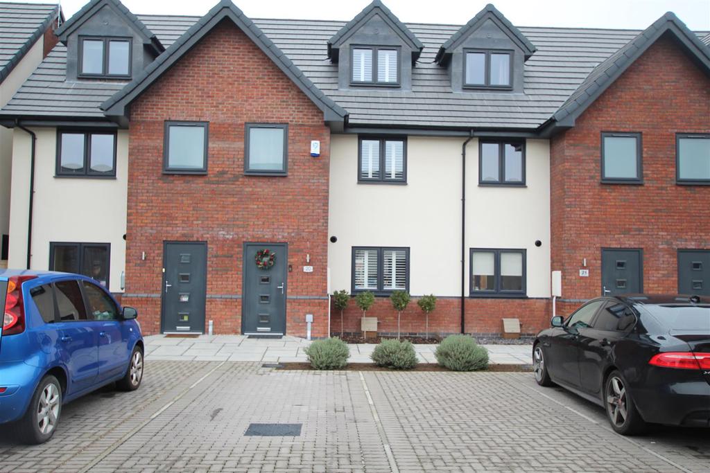 Lace Gardens, Ruddington 3 bed terraced house £1,200 pcm (£277 pw)