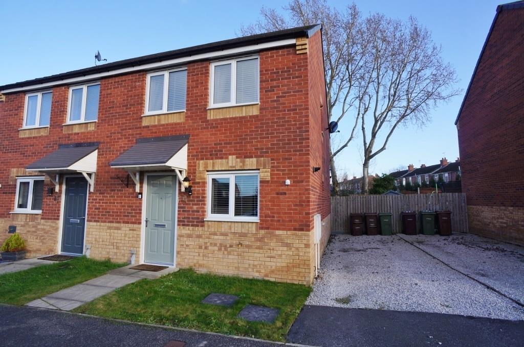 Oakdale Drive, South Elmsall, Pontefract 3 bed semidetached house £