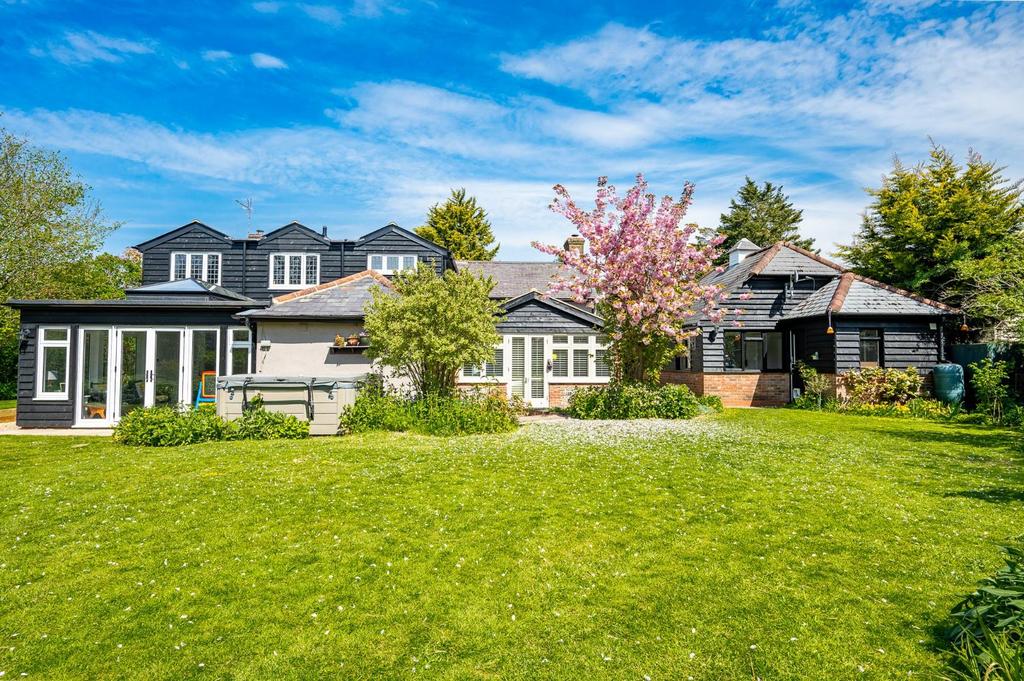 Bullocks Lane, Great Canfield 4 bed detached house for sale £850,000