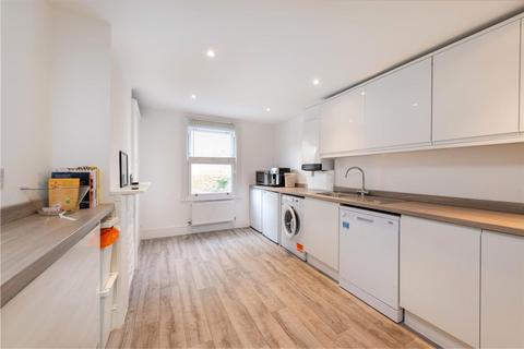 2 bedroom flat to rent, Deodar Road, Putney
