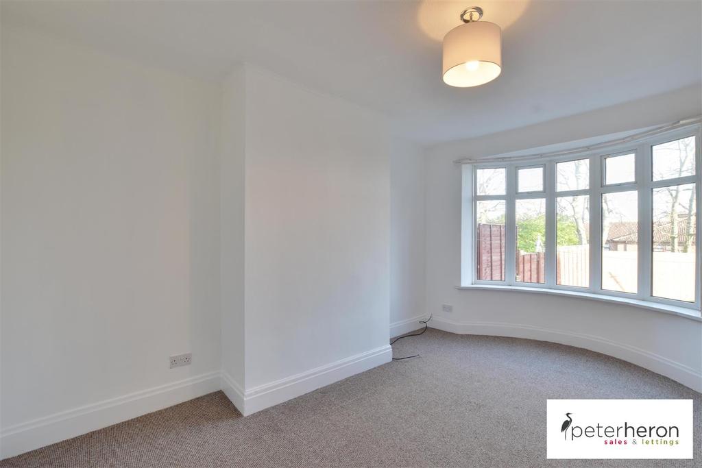 Alston Crescent, Seaburn, Sunderland 3 bed semidetached house £895
